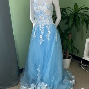 Elegant Strapless Blue and White Dress